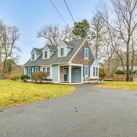 South Yarmouth Home With Gas Grill Less Than 2 Mi To Beaches